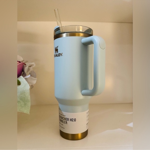 🎉LAST PIECE🎉Stanley 40oz. Quencher H2.0 FlowState Tumbler Glided Celadon - Picture 3 of 14